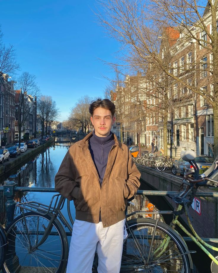 Almanya 80 brown jacket spring outfit 2024 fashion Avrupa Göç Danışmanlık